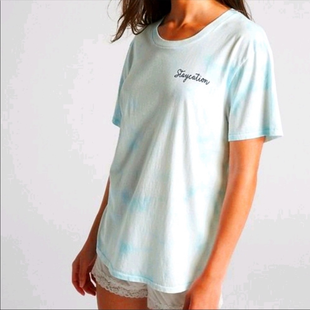 GAP Love Forever Blue Tie Dye Staycation T…